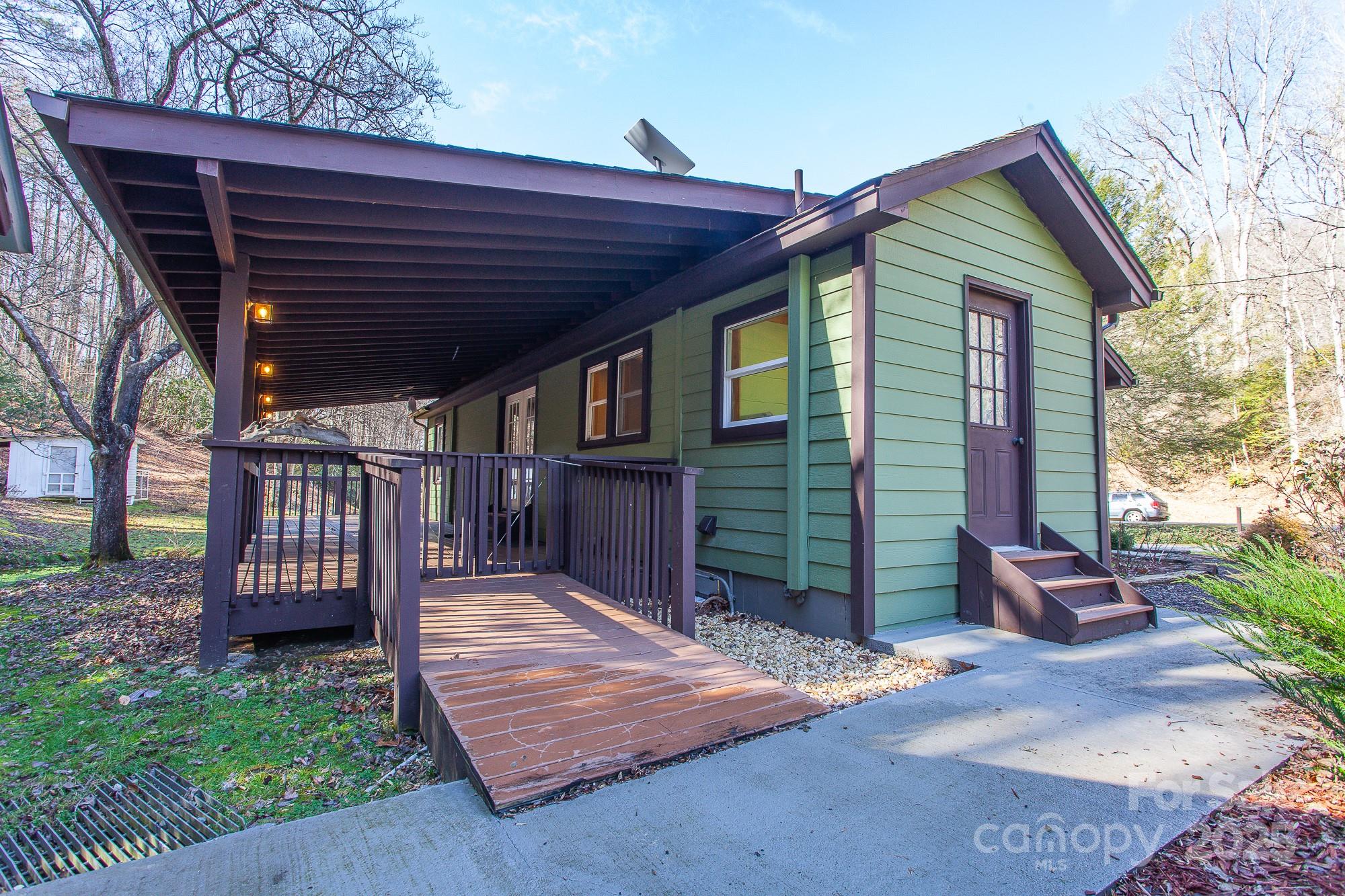 7150 Yellow Creek Road
