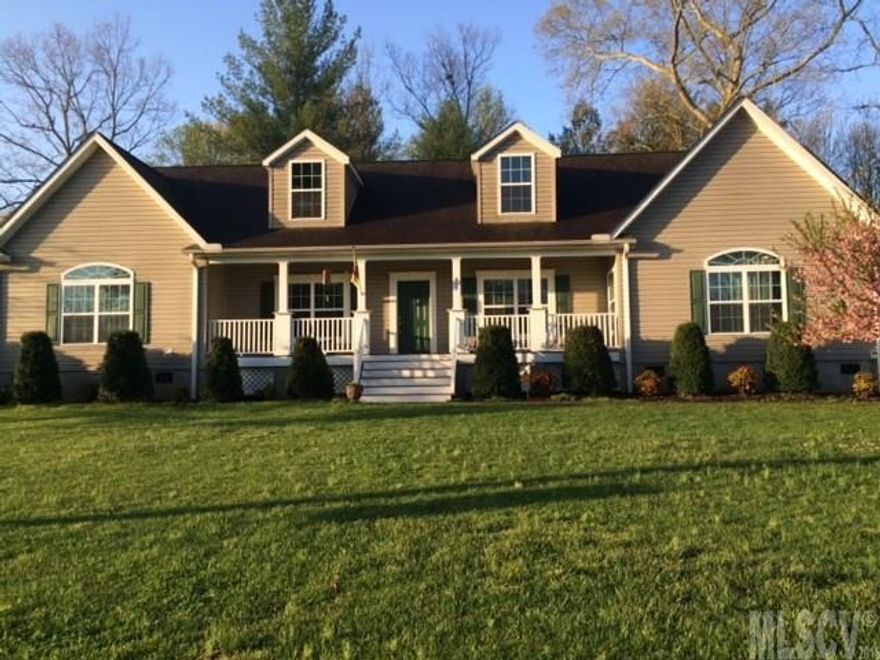 CLOSE TO EVERYTHING! Open floorplan and located in the Viewmont area. Master bedroom on main level. His and hers full bathrooms connected by a huge walk-thru closet in the master suite. Spacious kitchen with a center island. Stainless steel appliances. Tall ceilings on the main level. Hardwood floors in the living room and dining room.  Kitchen has ceramic tile flooring. Laundry room on main level. Large bonus room upstairs can be used as a den, exercise room, game room, library, media room, etc. Another bedroom upstairs is currently being used as an office. Zoned heating and cooling systems for each level. Lenoir Rhyne University, Hampton Golf Course, sidewalks, Civitan Park, Hickory City Schools are all nearby. The yard provides peach, pear and fig trees. The leyland cypress are on this property.