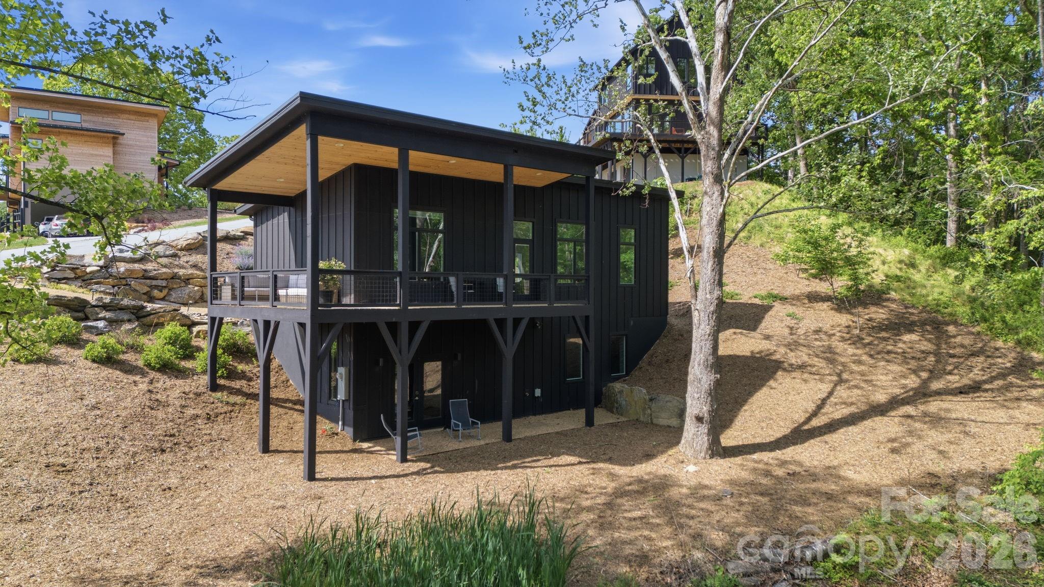 306 Broad Vista Lane