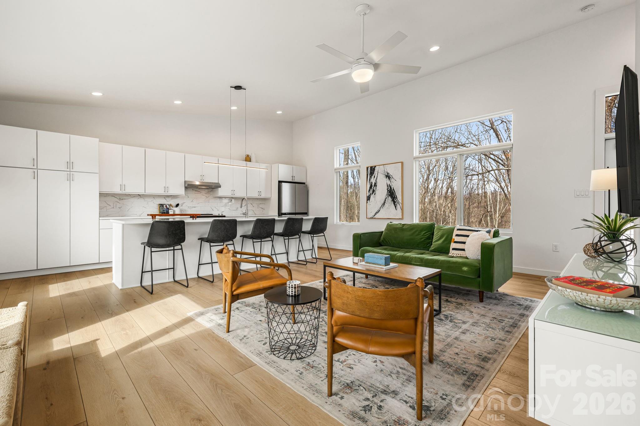 306 Broad Vista Lane