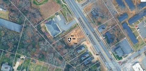 Photo of 1310 Eastway Drive, Charlotte, NC 28205 (MLS # 4313173)