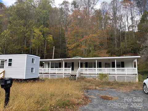 Photo of 999 Hwy 19E Highway N, Newland, NC 28657 (MLS # 4314168)