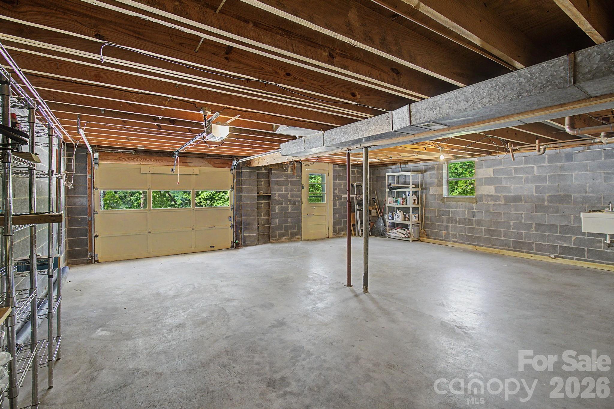 KIMBERLY WOODS - Residential
