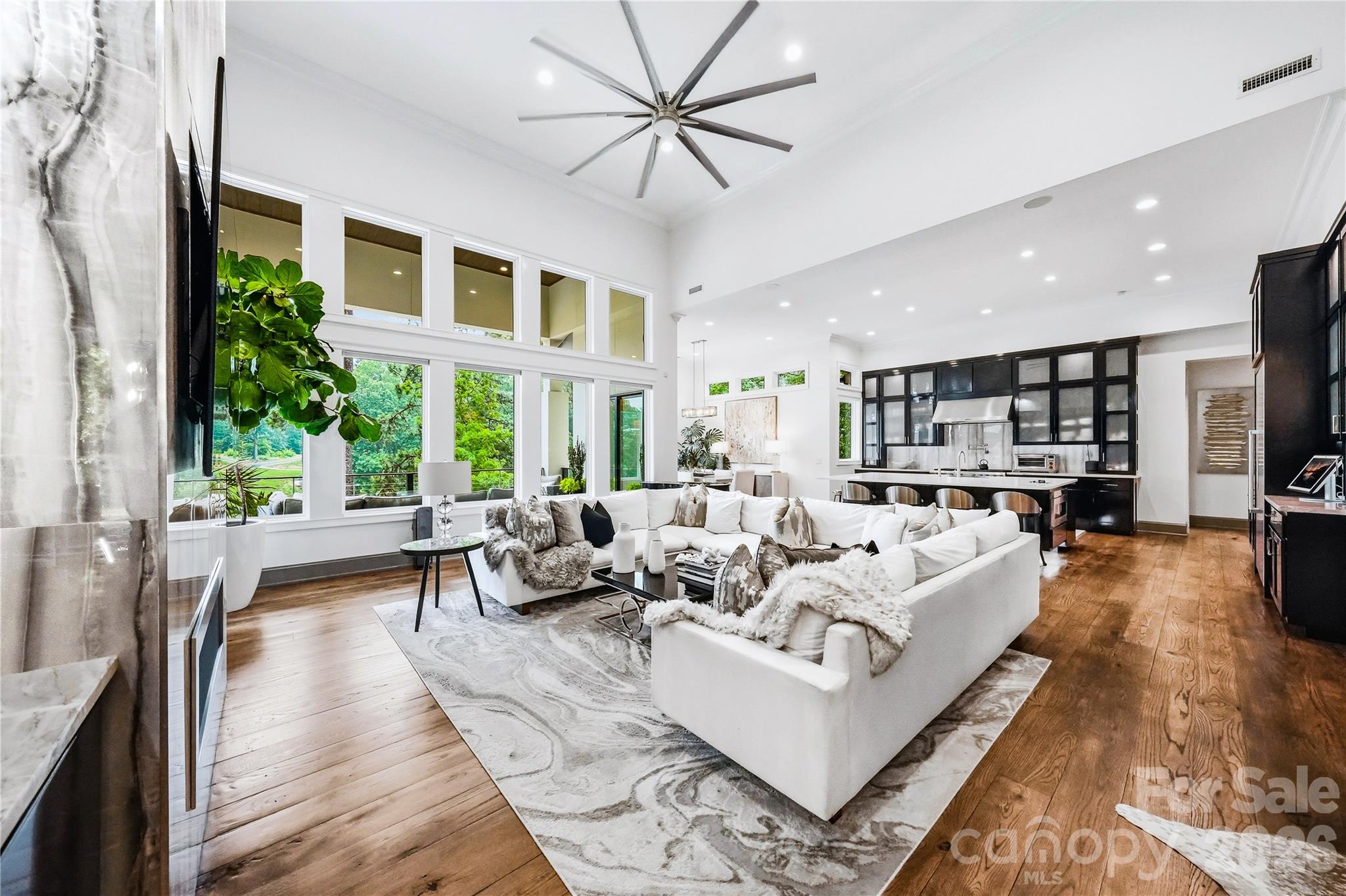 106 Norcross Lane