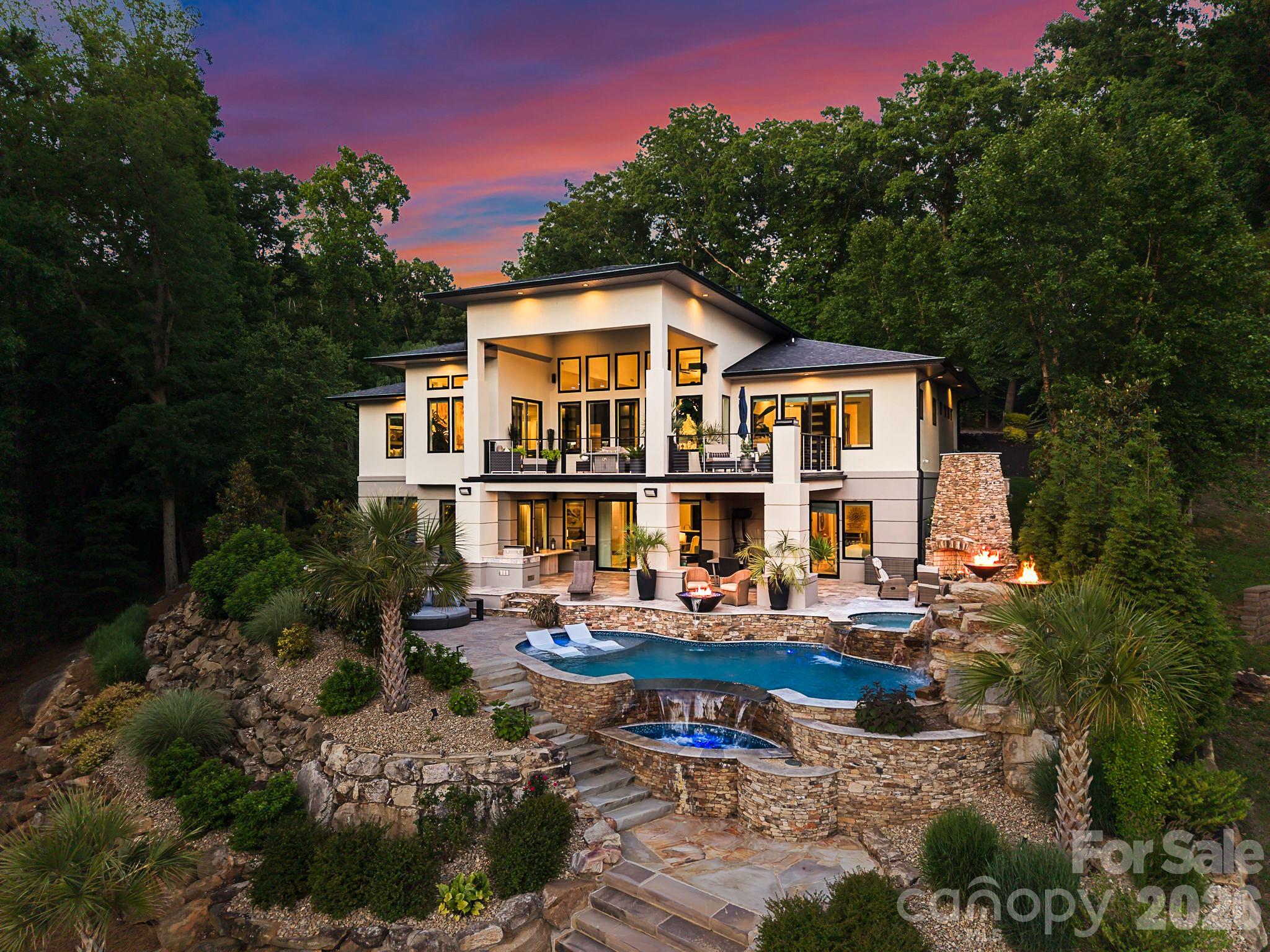 106 Norcross Lane