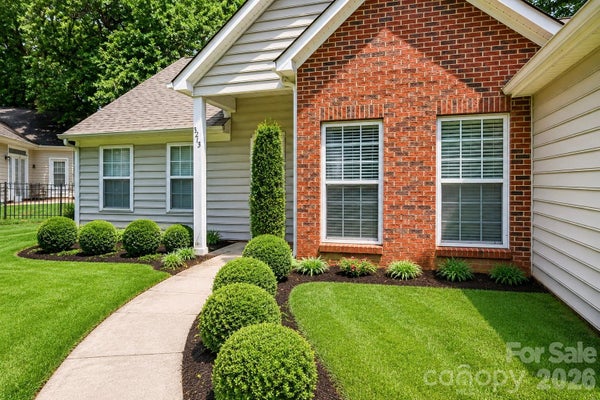 6213 NEVIN RD, CHARLOTTE, NC 28262 - Image f01eaa5559e0744ab90f8ff45bb61a9b/4106912236