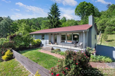Photo of 301 Stratford Road, Asheville, NC 28804 (MLS # 4372371)