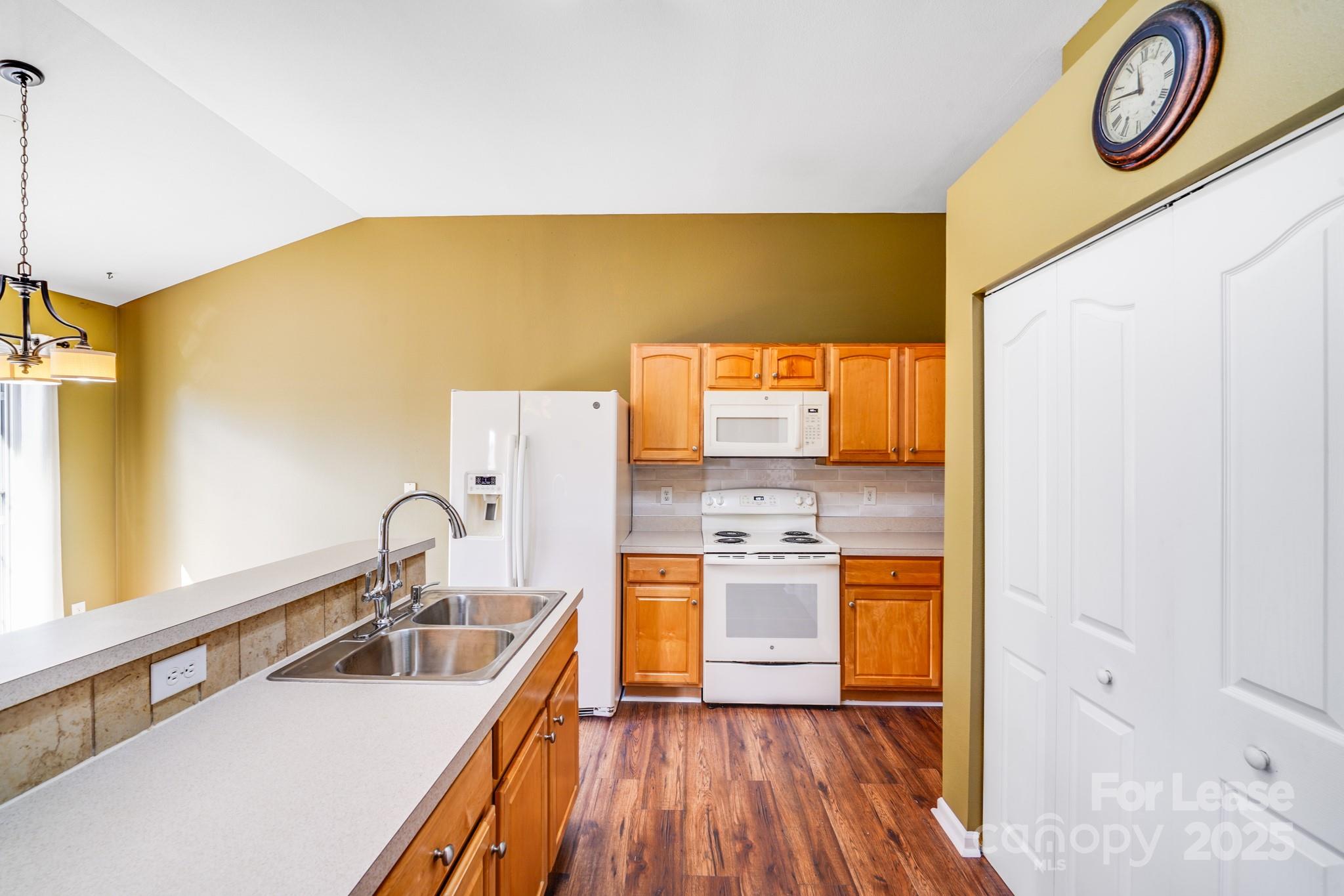 5911 Vista Verde Court