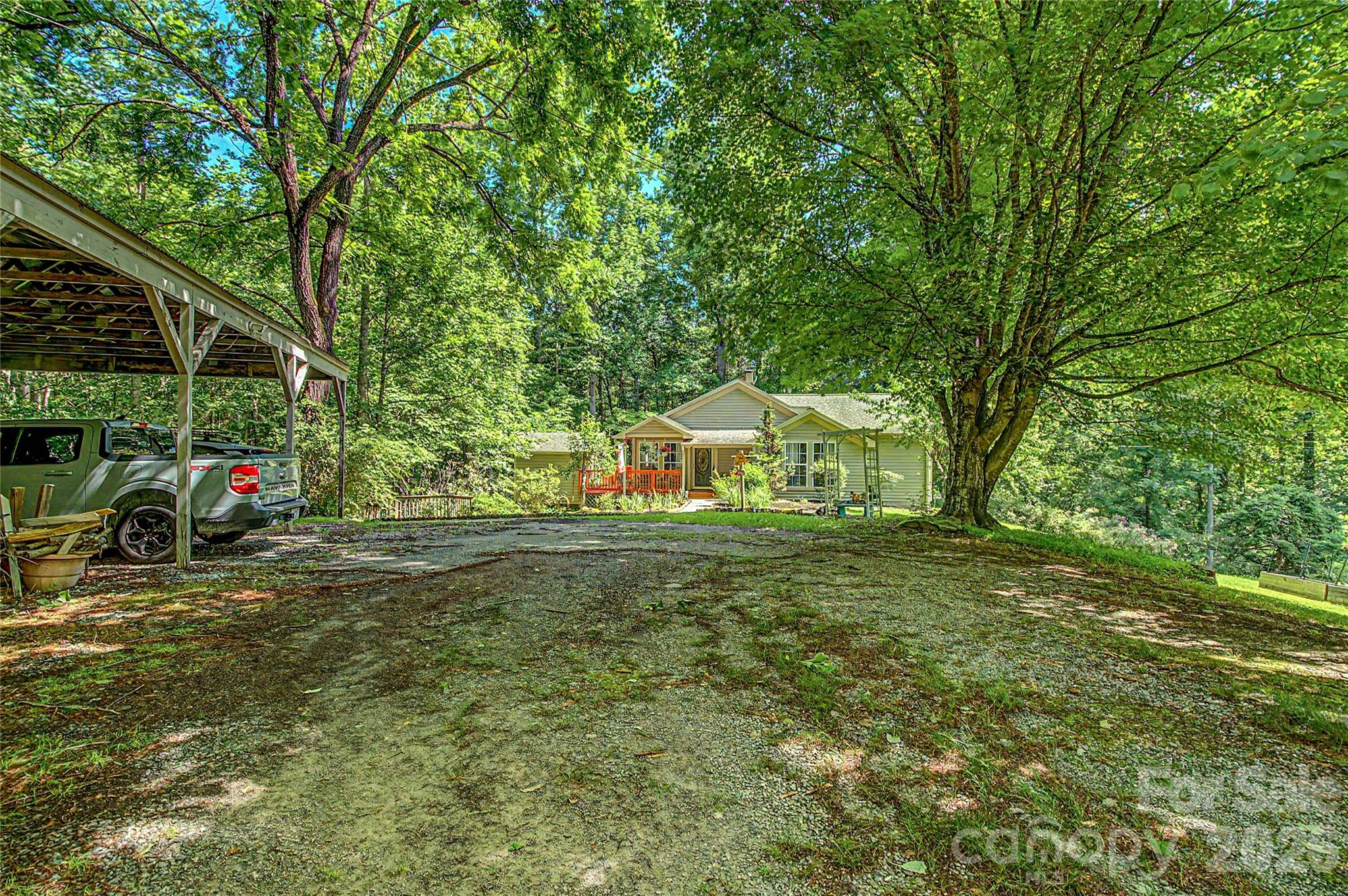 76 Winsome Trail
