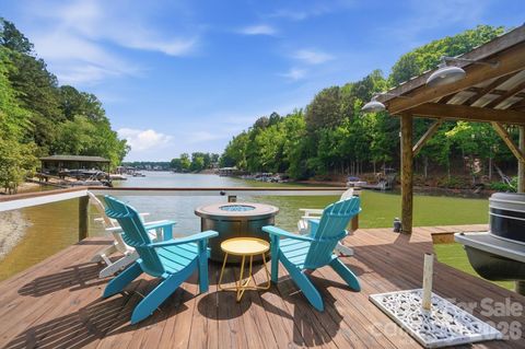 Photo of 2113 Bon Villa Way, Tega Cay, SC 29708 (MLS # 4378887)