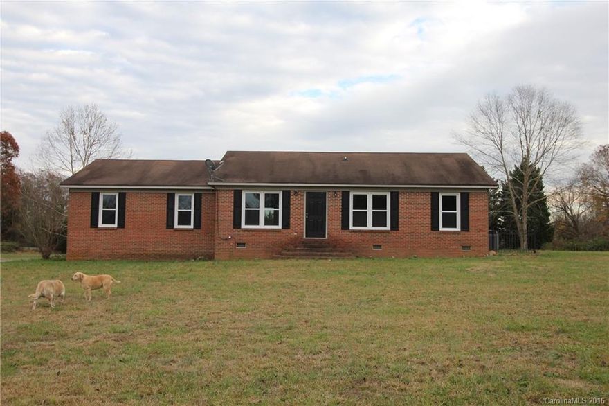 Brick Ranch Home, 3 bedrooms, 2 Baths in the country.  Kitchen with breakfast area, dining area 8'x10', living room 21x14.67'  Home sits on 3.7 Acres.  New Windows, Fresh paint.  Make this your new home!