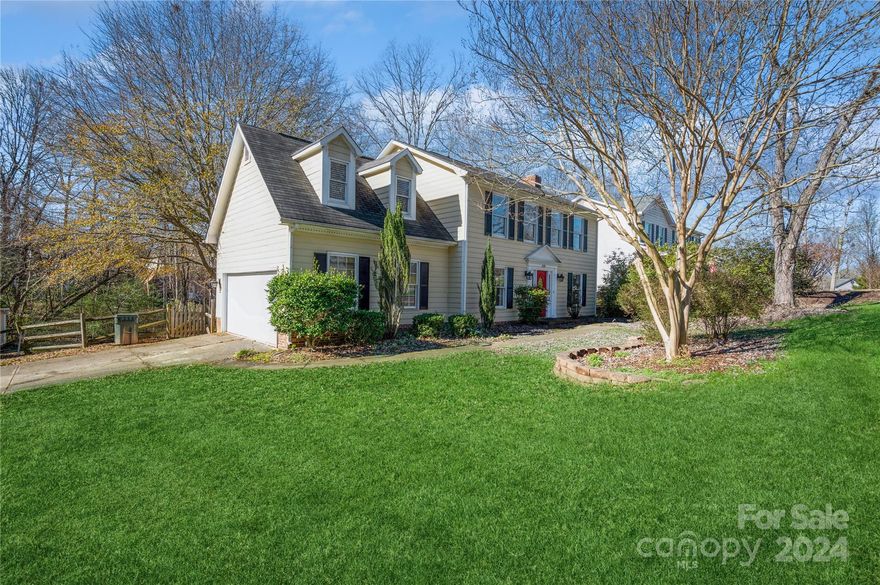 Exceptional opportunity for a charming 4-bedroom home in the sought after Brightmoor neighborhood. This property is situated on a corner lot and is surrounded by mature trees. Brand new LVP flooring has been installed on the first floor. Four season room opens to a fabulous back patio great for entertaining. HOA offers 2 outdoor pools, a cabana, trails and tennis courts. There are also neighborhood swim teams! Squirrel Lake Park is a short distance away and provides access to the Greenway. Property is situated close to Publix, Harris Teeter, Brace , MARA, downtown Matthews and so much more!  Seller has started removal of popcorn ceiling and is willing to give a concession for it to be completed with acceptable offer.