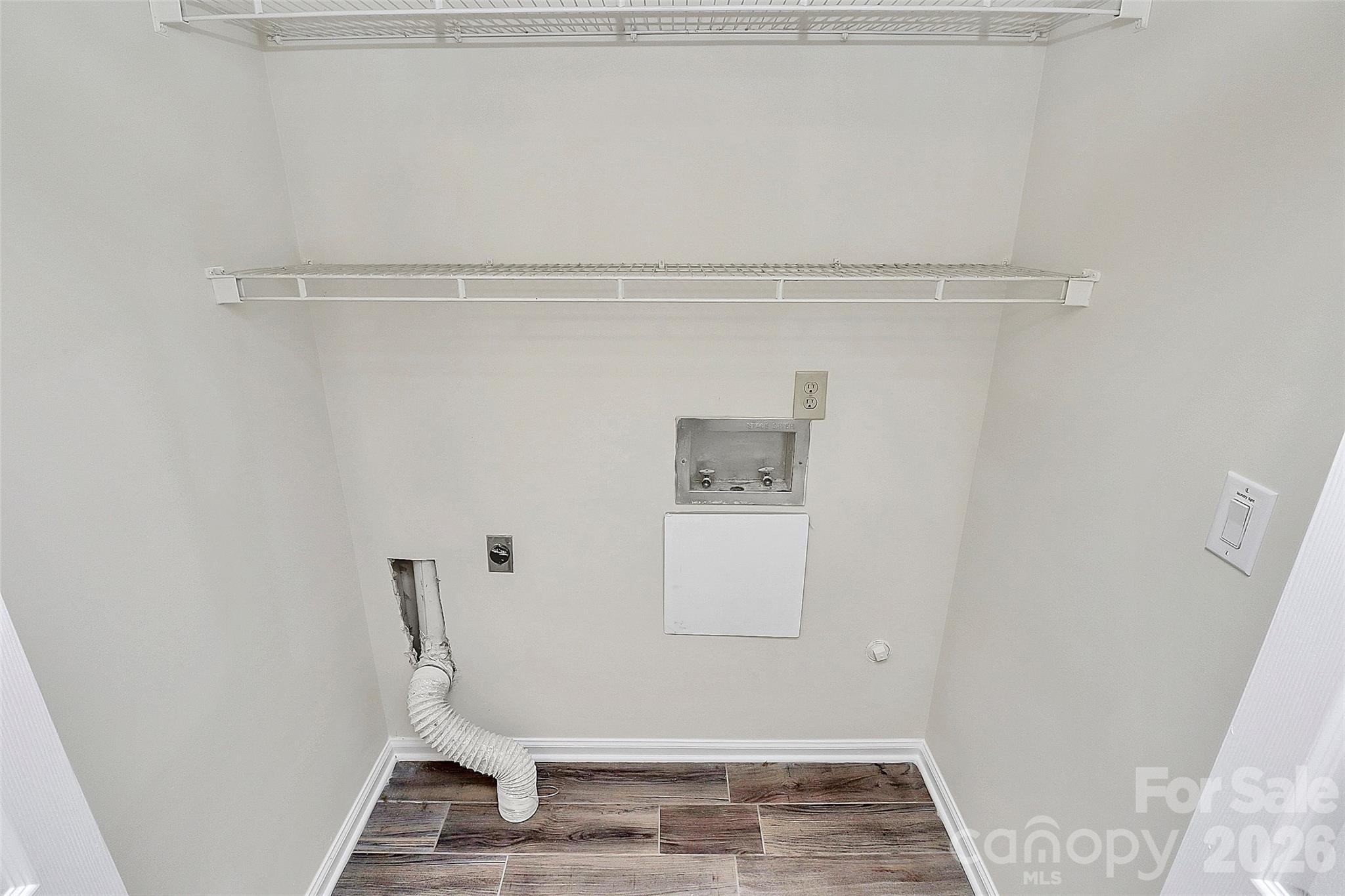 Manor Lake - Residential