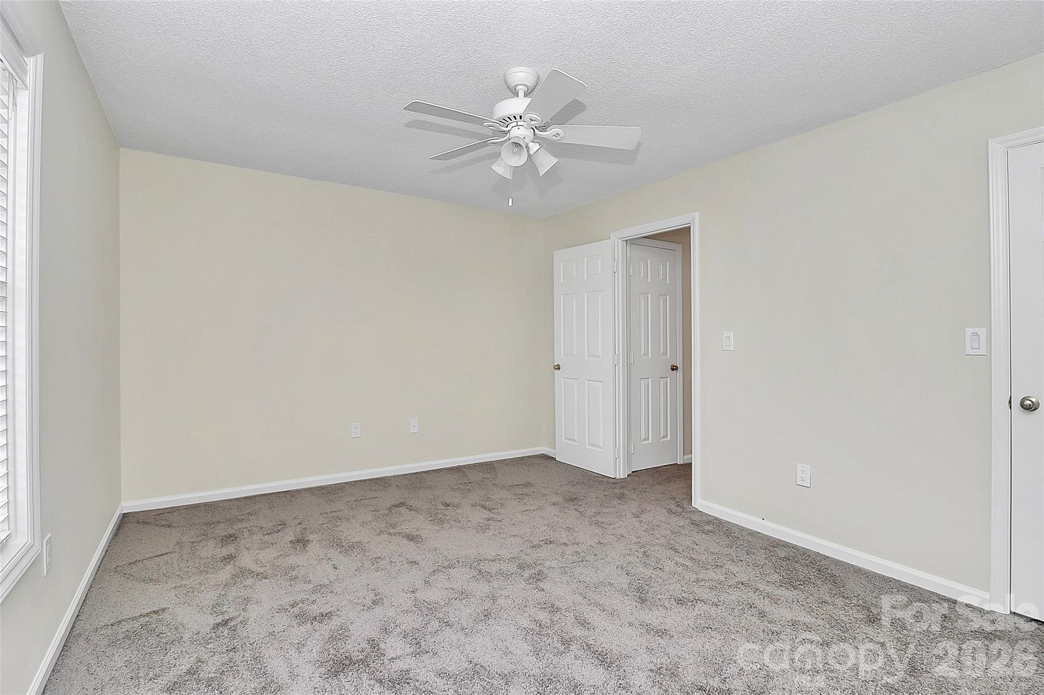 Manor Lake - Residential