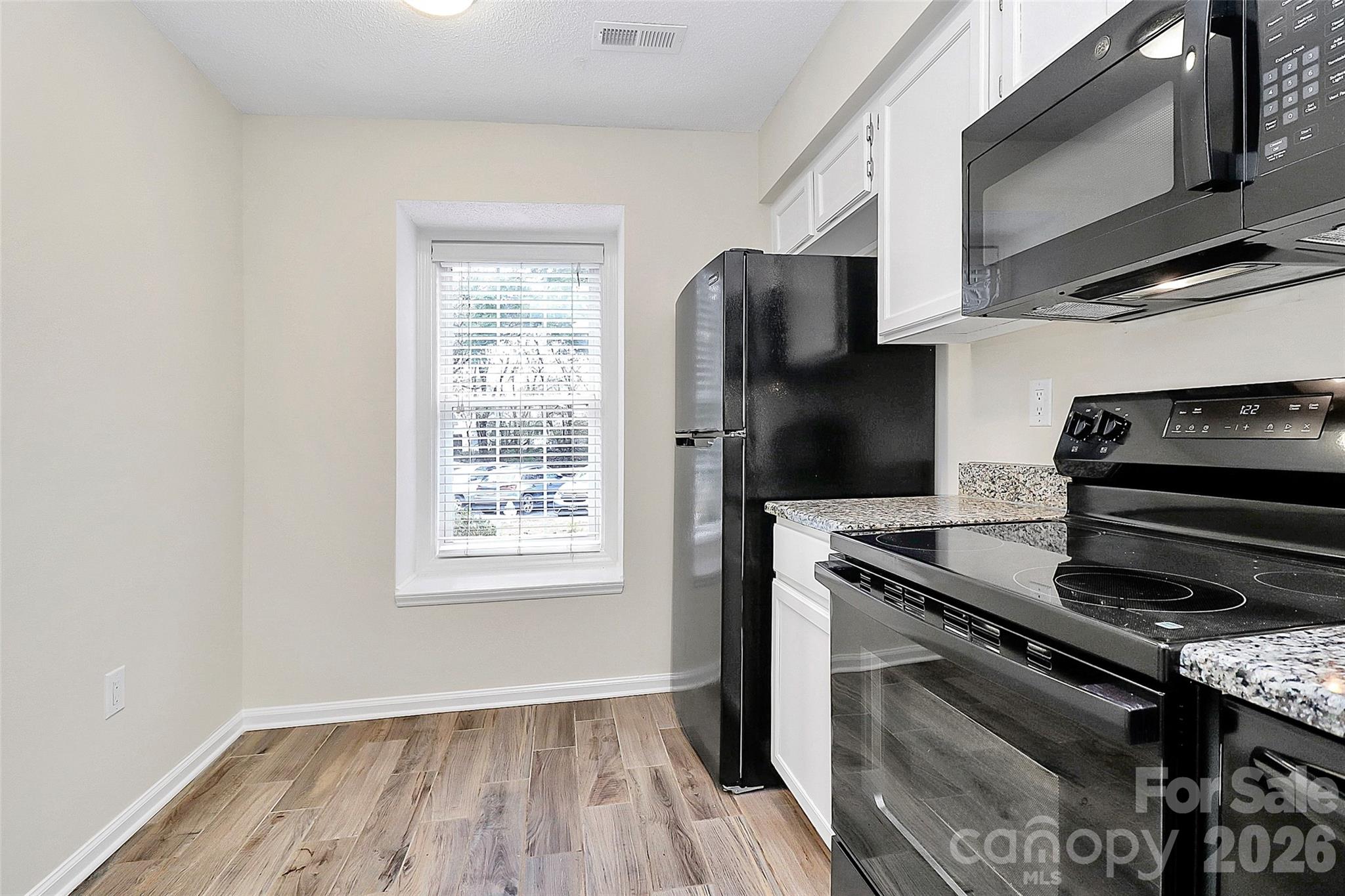 Manor Lake - Residential