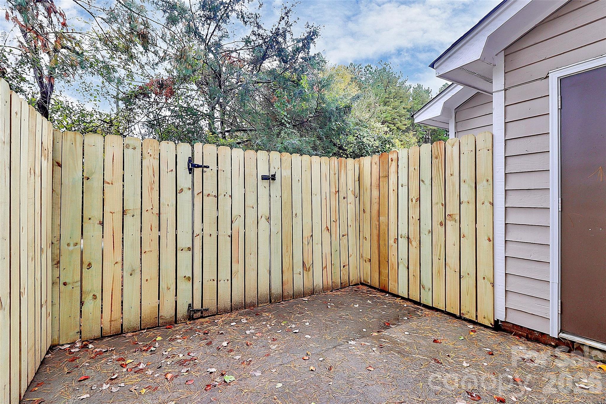 Manor Lake - Residential