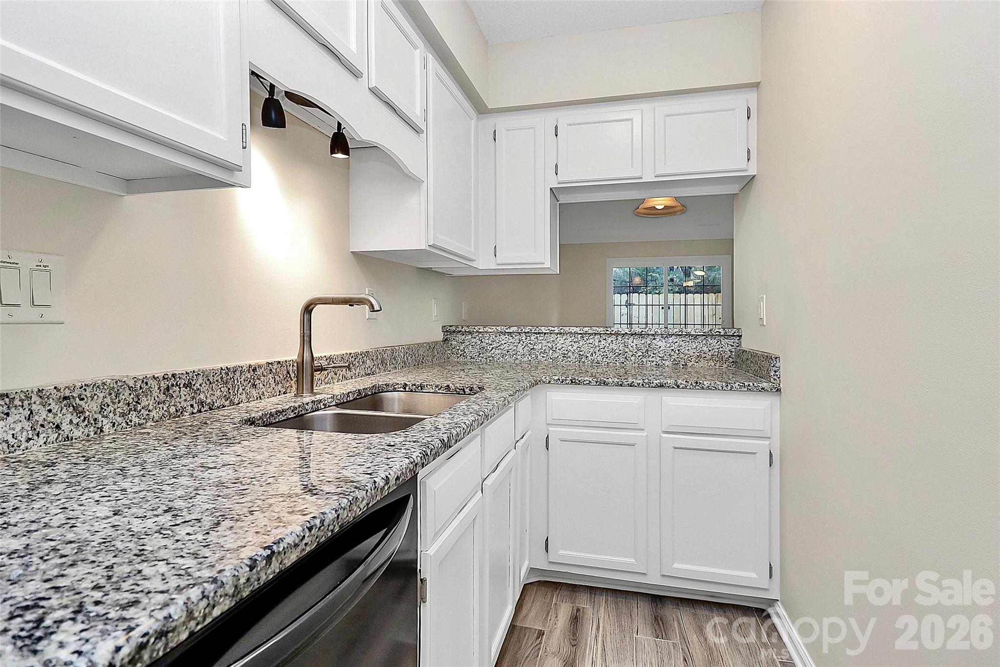 Manor Lake - Residential