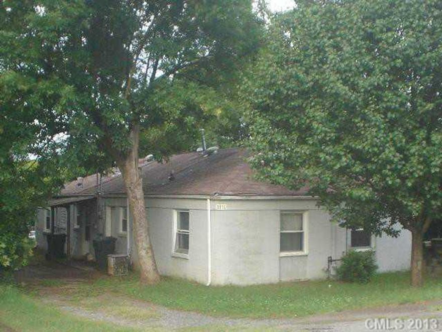 Great rental property. Both sides presently rented for $400 each. Each side has 2 bedrooms, 1 Bath, Five minutes from the interstate. Sold "As Is, Where Is"