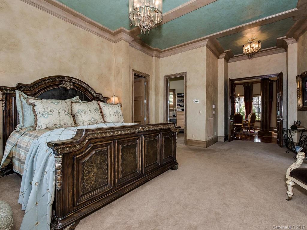 The Peninsula - Residential