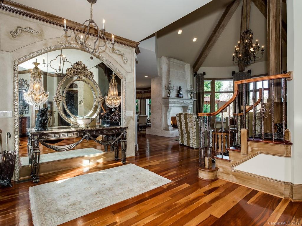 The Peninsula - Residential