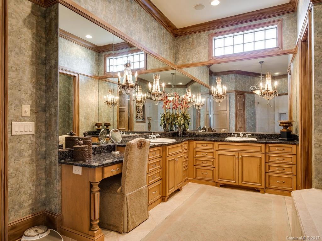 The Peninsula - Residential