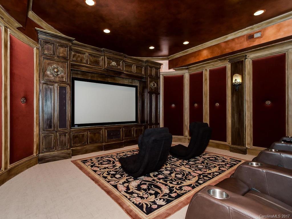 The Peninsula - Residential