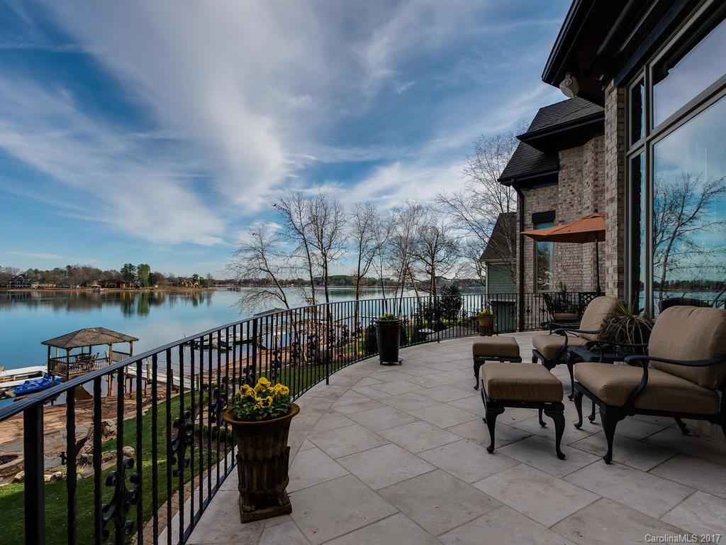 The Peninsula - Residential