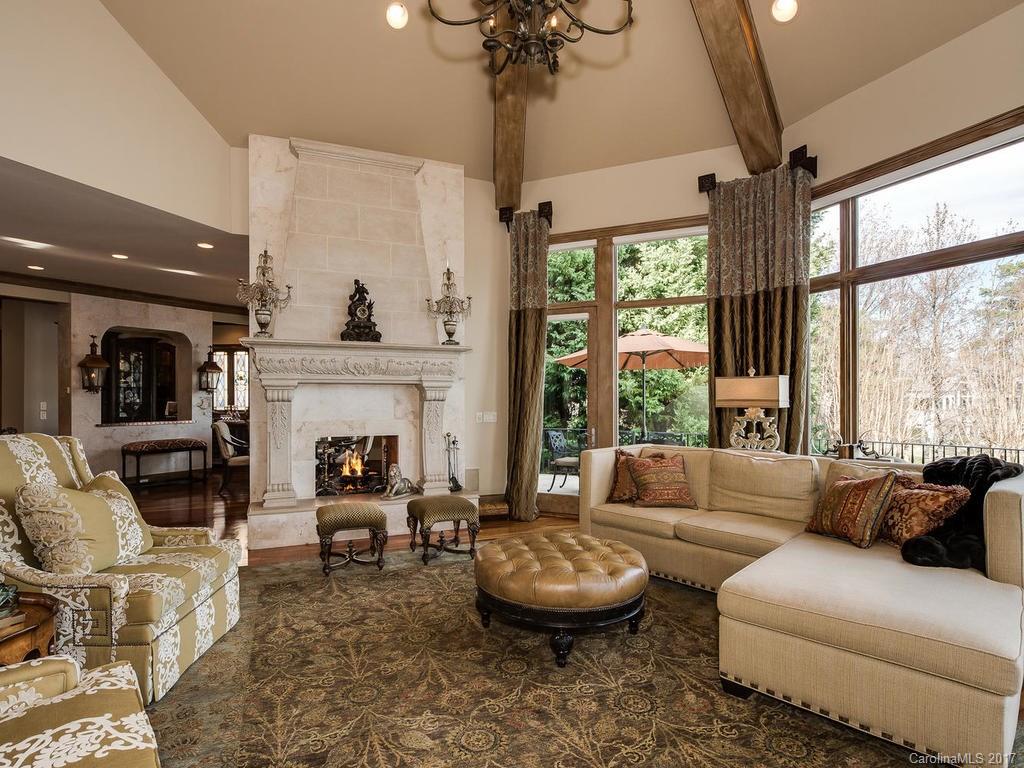 The Peninsula - Residential