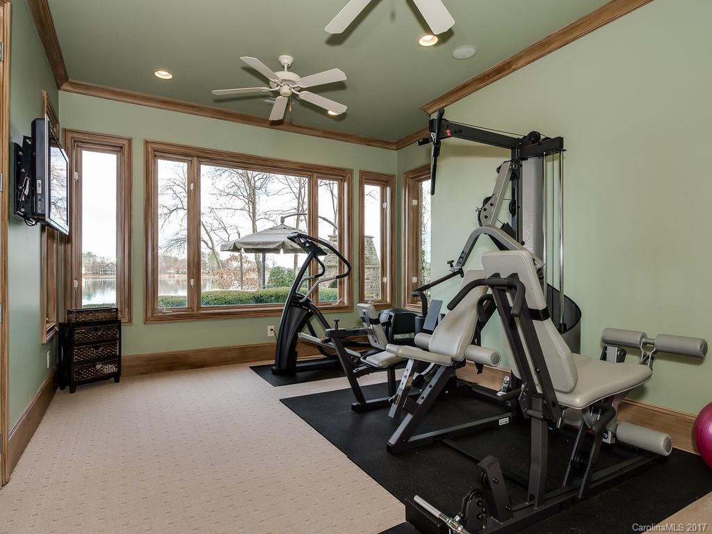 The Peninsula - Residential