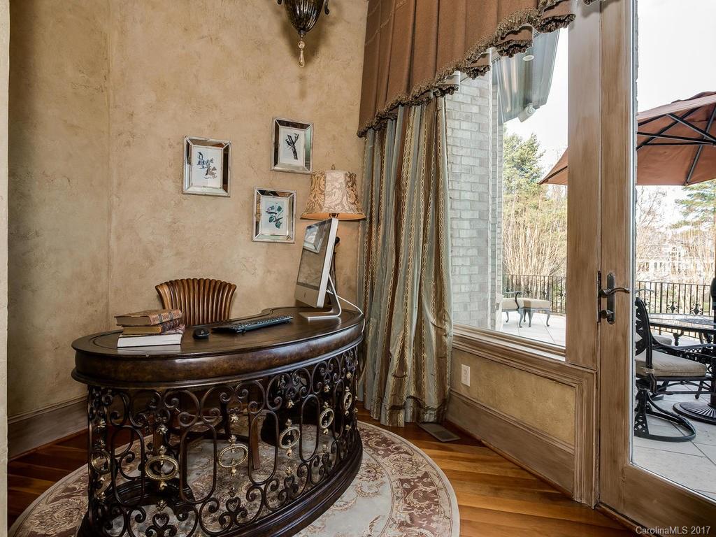 The Peninsula - Residential