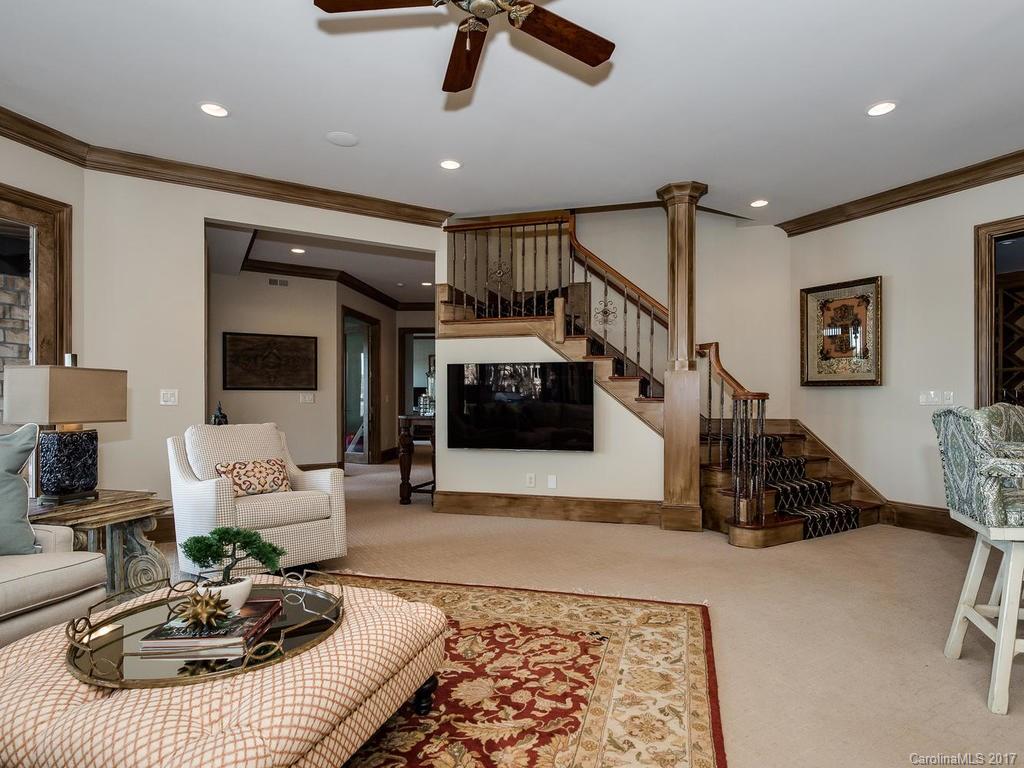 The Peninsula - Residential