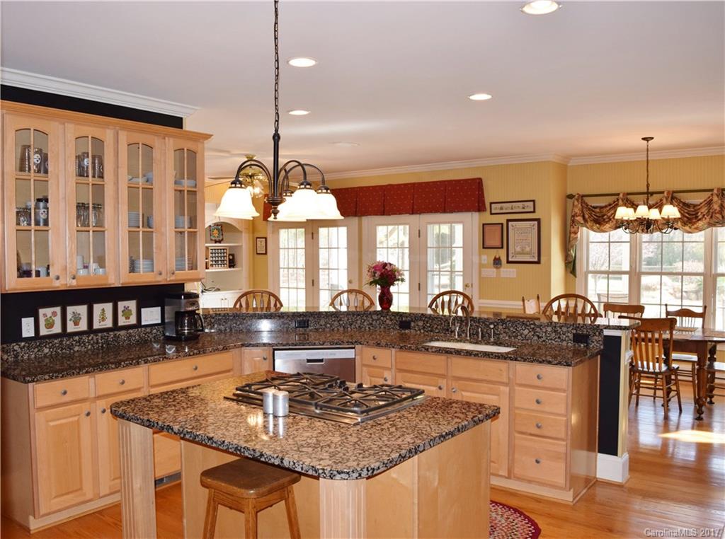 Queens Cove - Residential