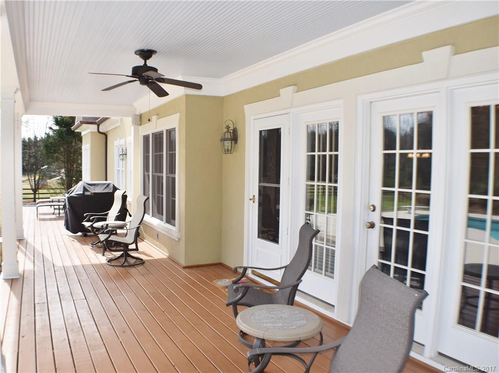 Queens Cove - Residential