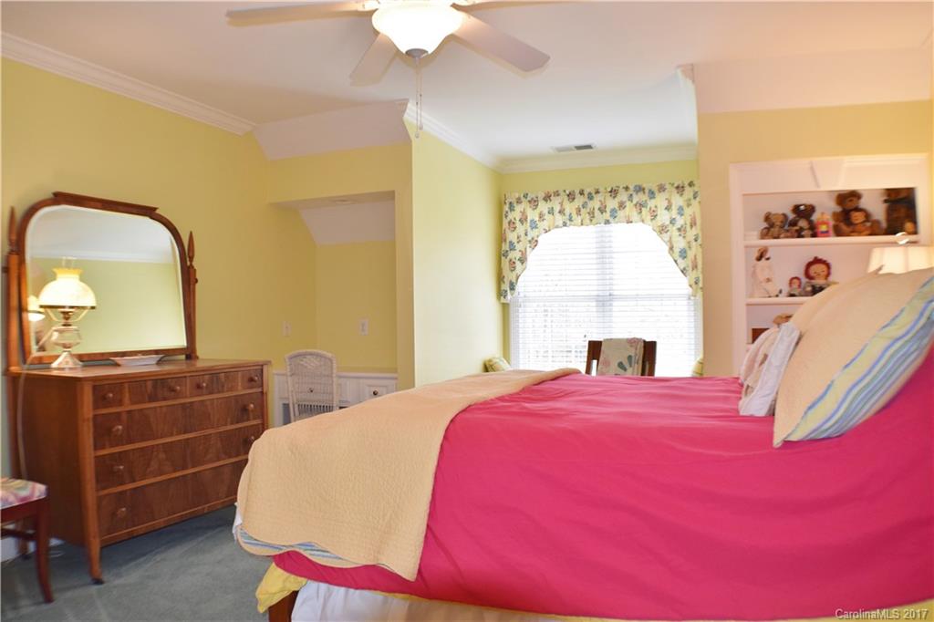 Queens Cove - Residential