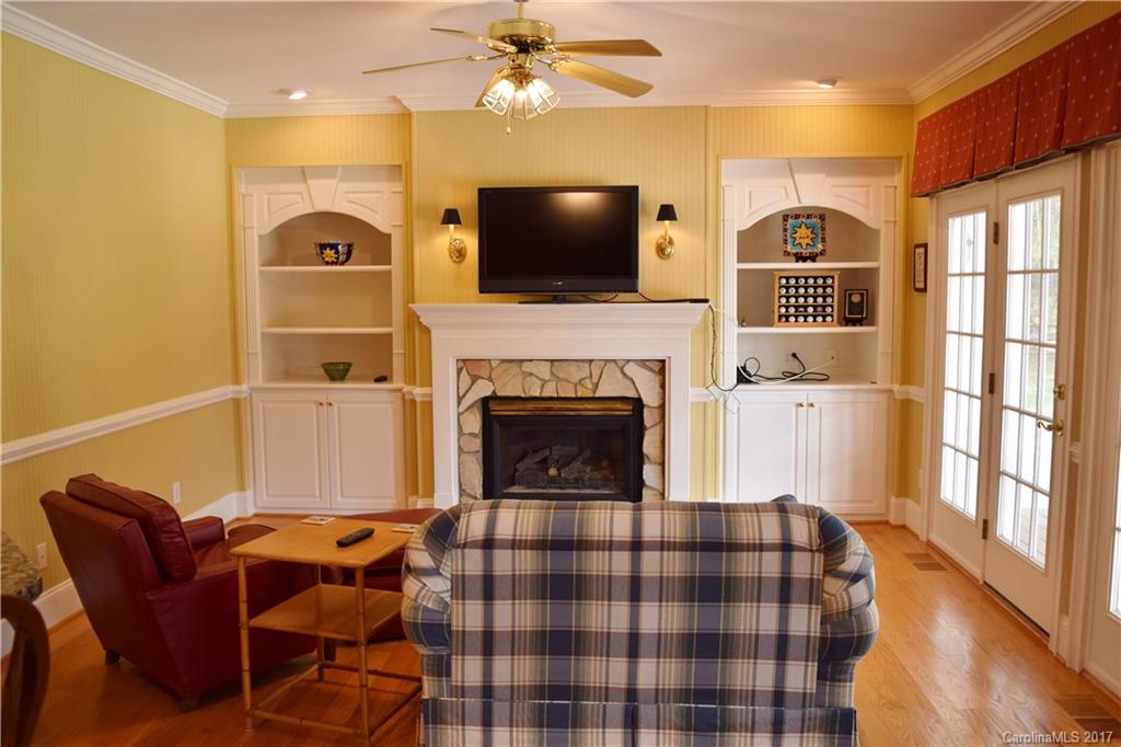 Queens Cove - Residential