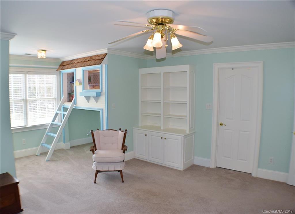 Queens Cove - Residential