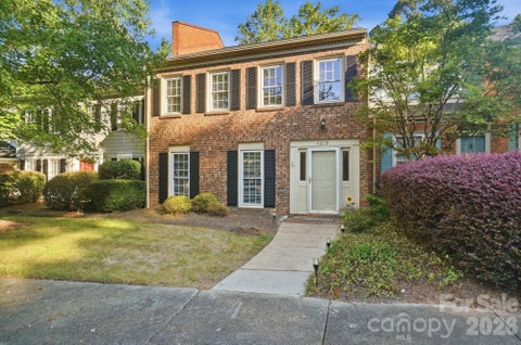 Photo of 4218 Woodglen Lane, Charlotte, NC 28226 (MLS # 4424799)