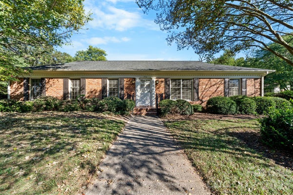 1910 13TH ST NE, HICKORY, NC 28601 - Image f054aa06d23dc38e34dccb6f6a5a9843/1145866559
