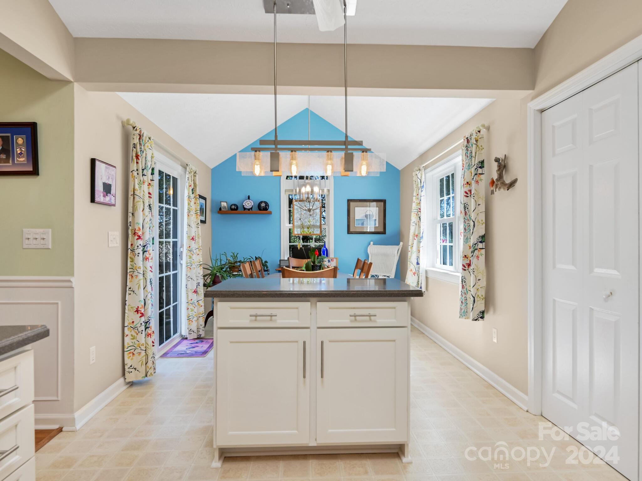 Old Applewood Hollow - Residential