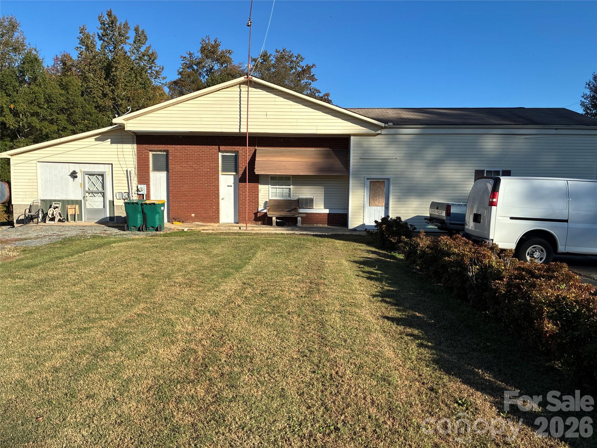 48642 E Hwy 52 Highway N