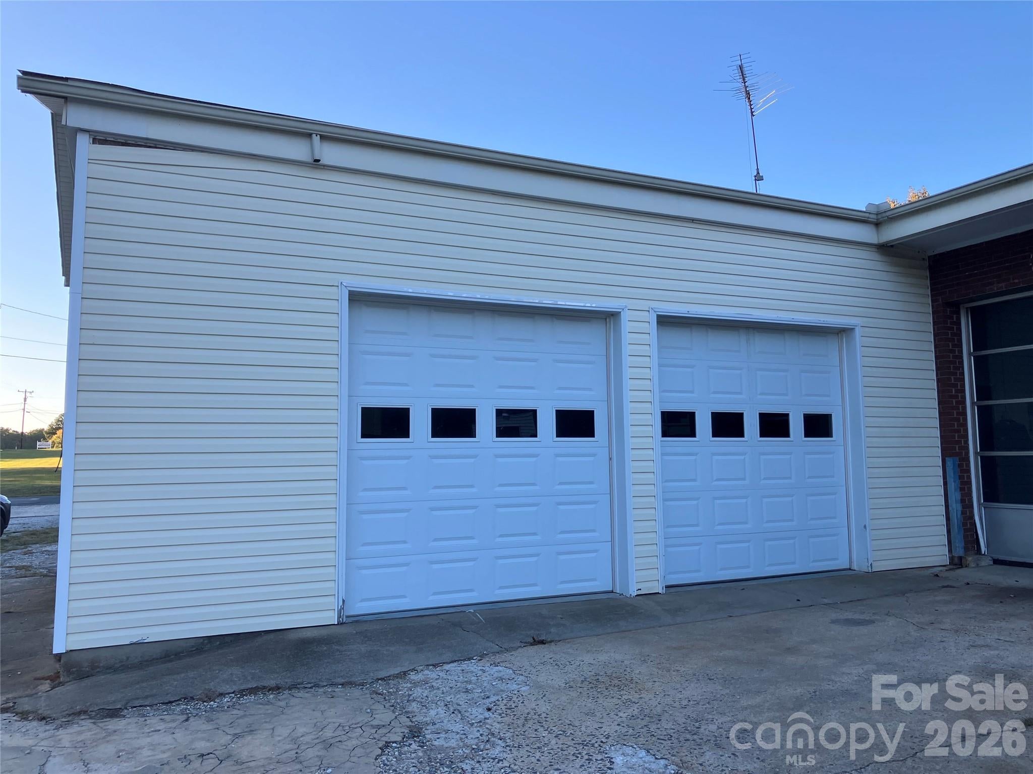 48642 E Hwy 52 Highway N