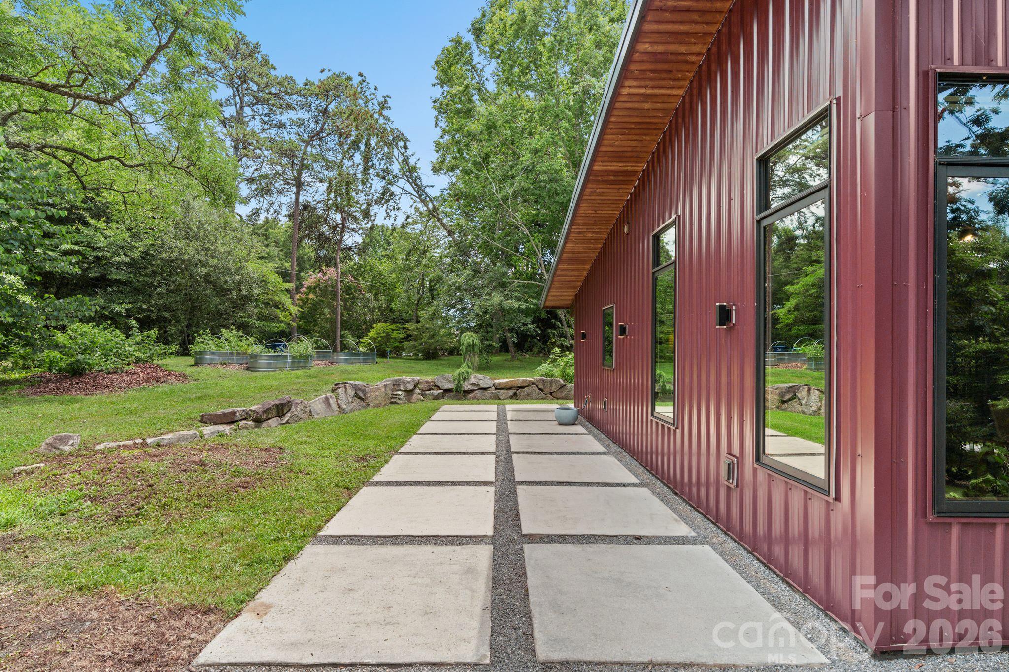 39 Wolf Road