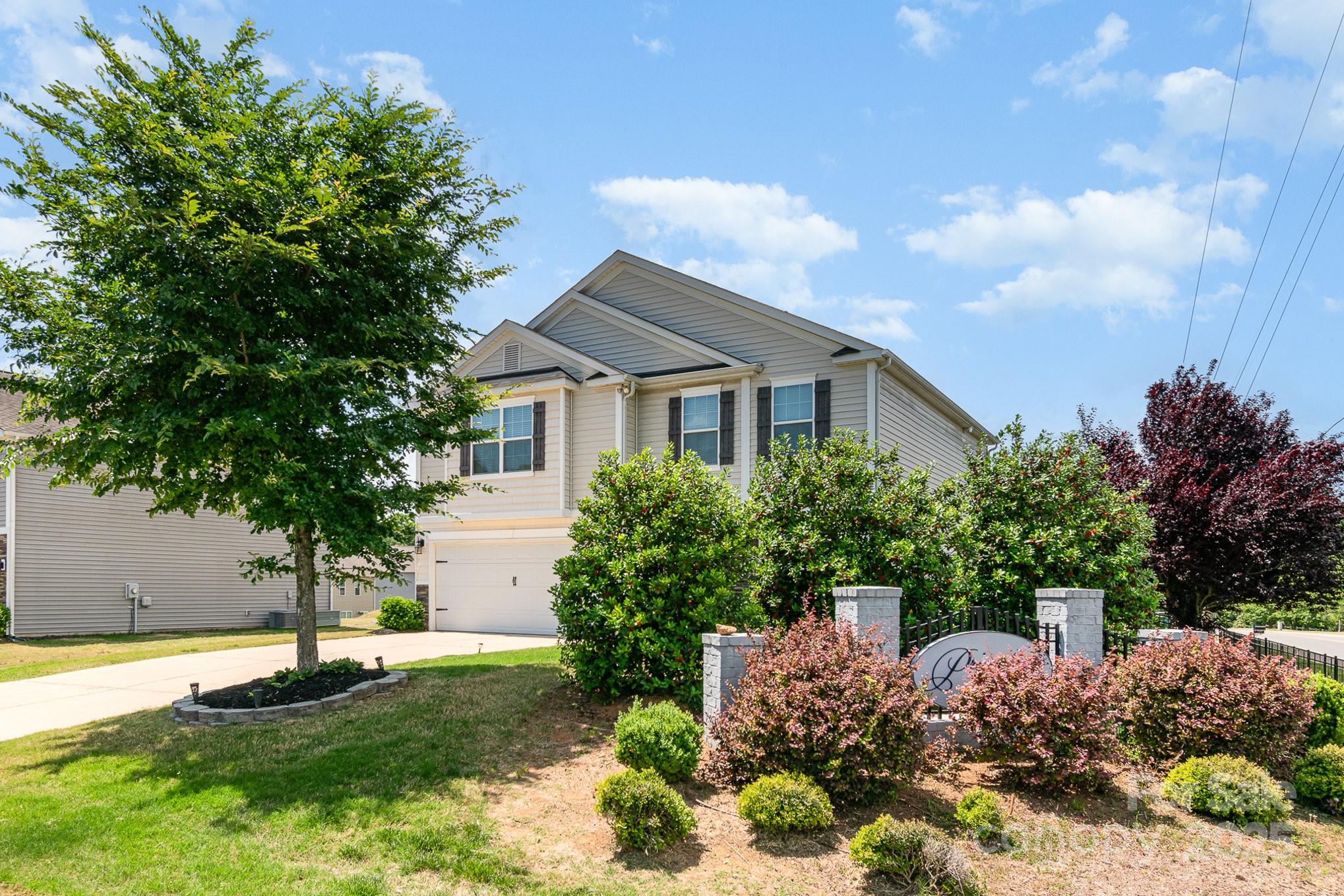 2739 Golden Rose Lane