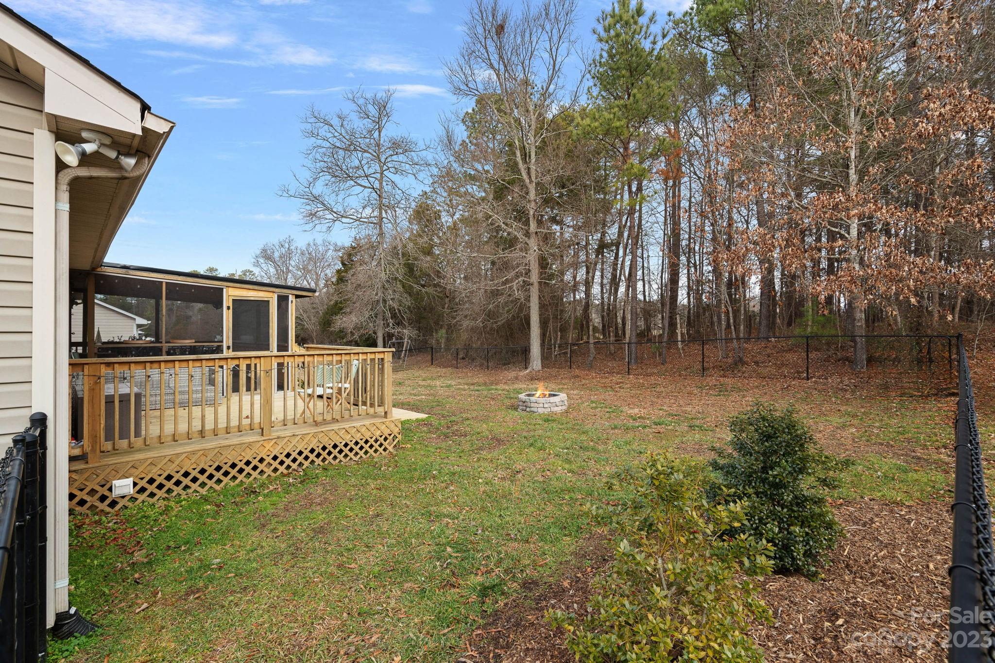 Raccoon Hollow - Residential