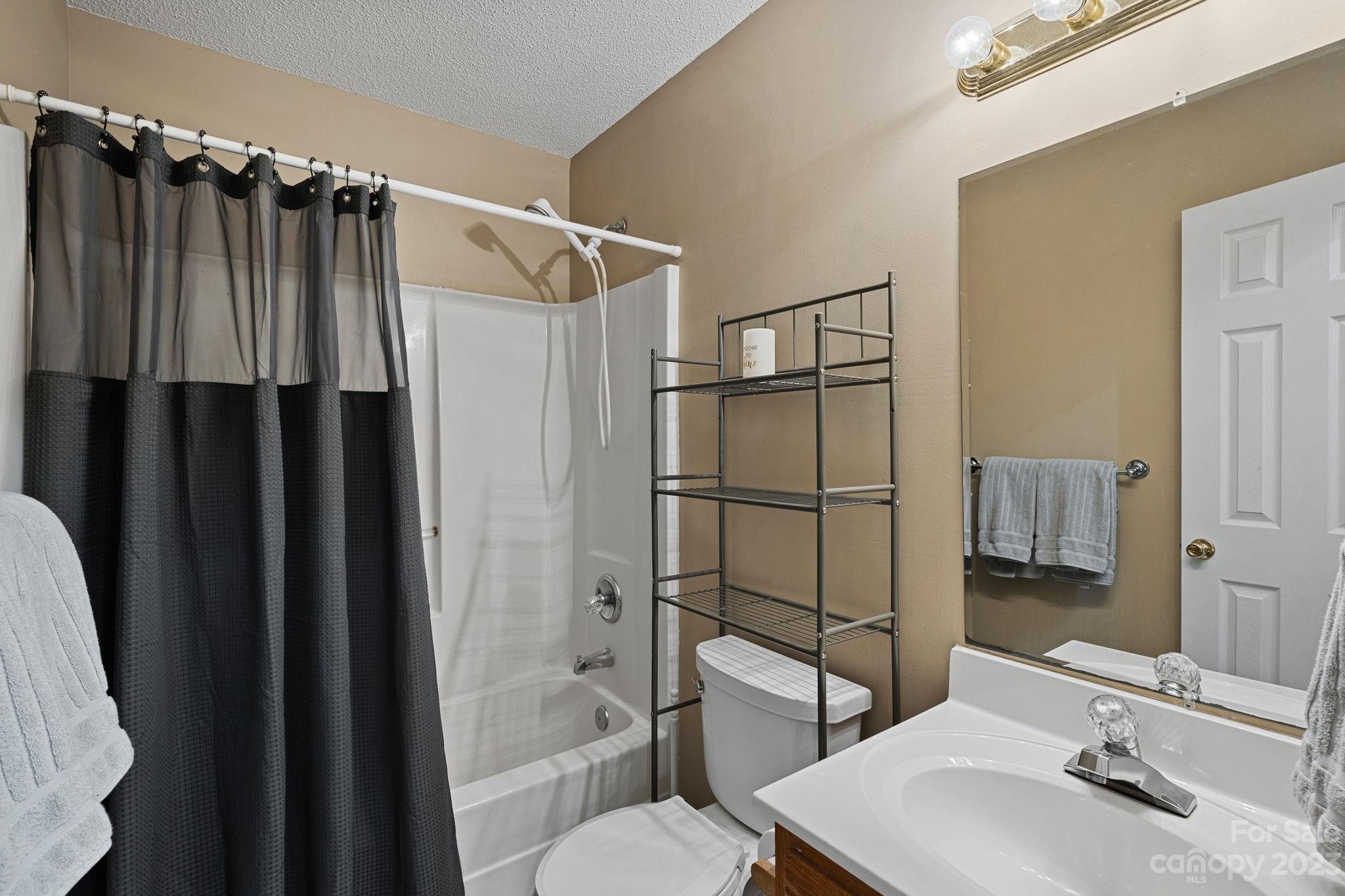 Raccoon Hollow - Residential