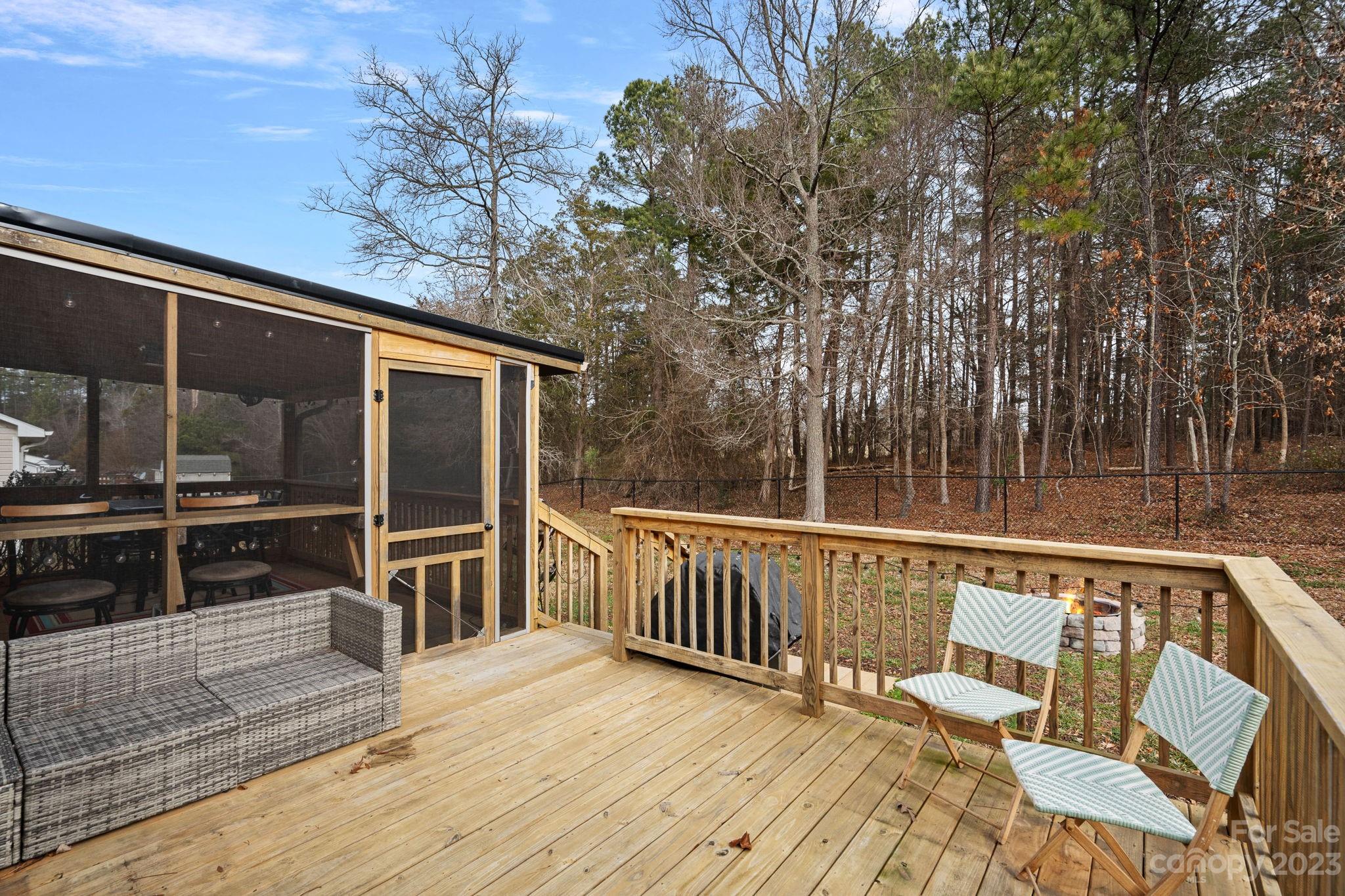 Raccoon Hollow - Residential