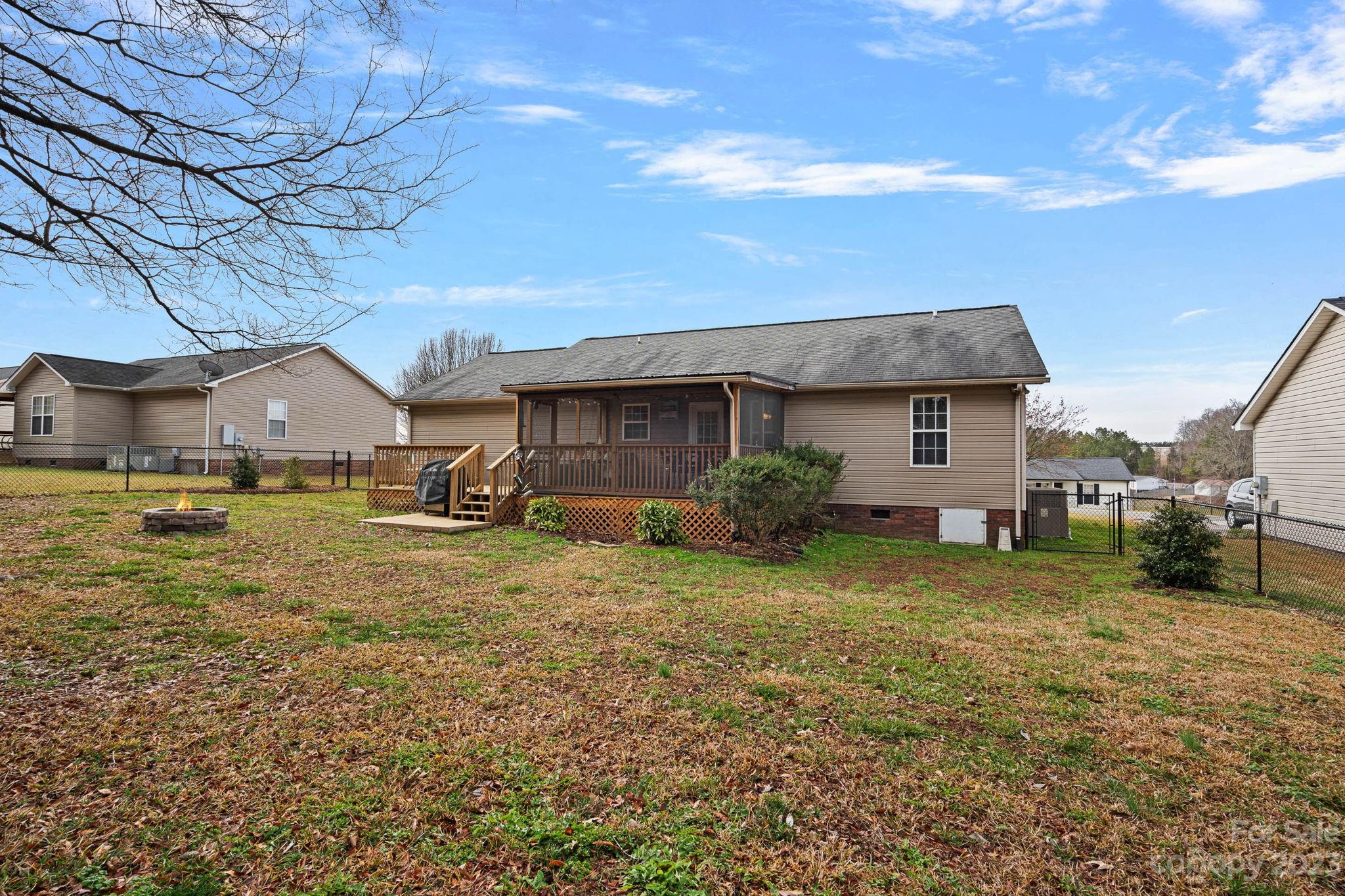 Raccoon Hollow - Residential