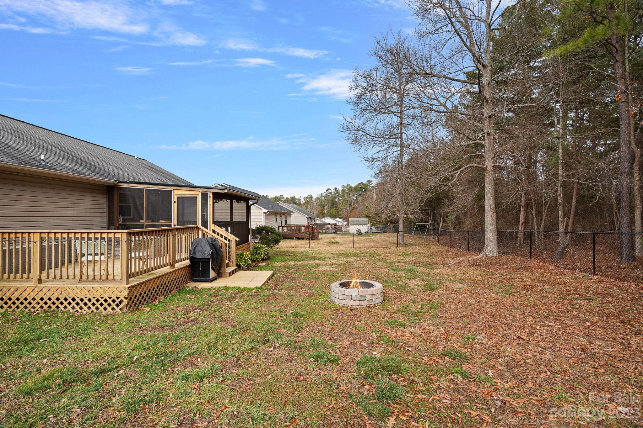 Raccoon Hollow - Residential