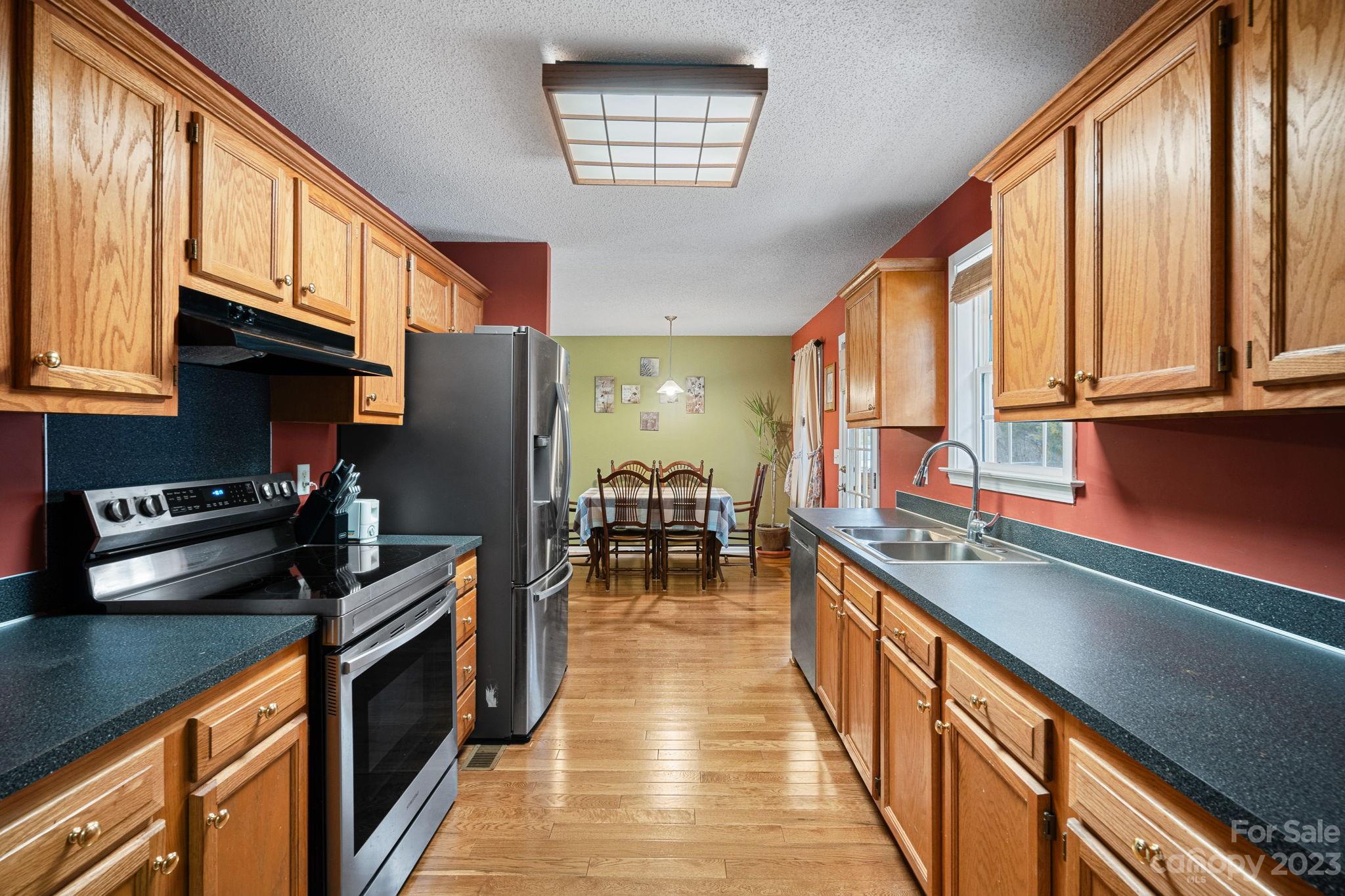 Raccoon Hollow - Residential