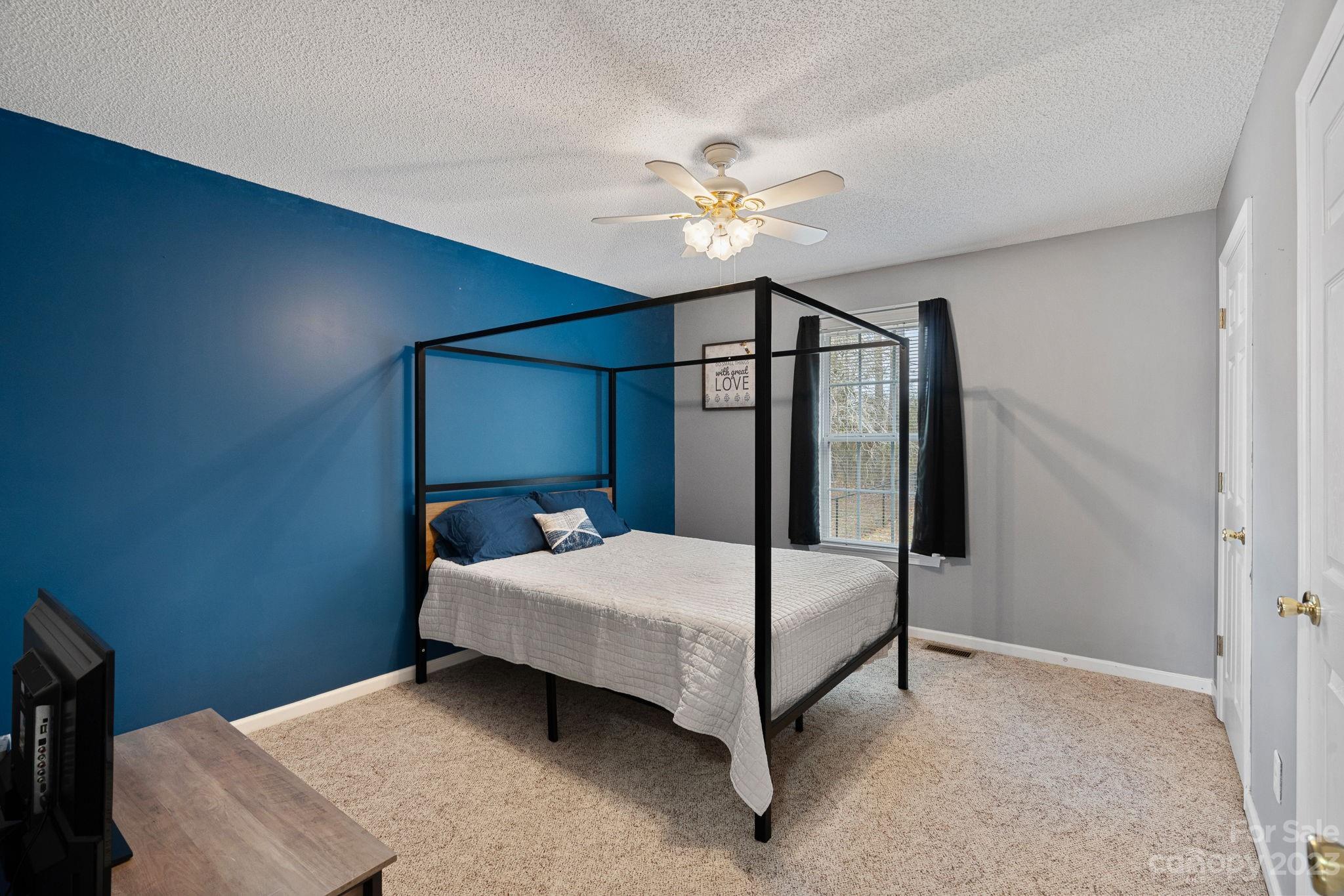 Raccoon Hollow - Residential